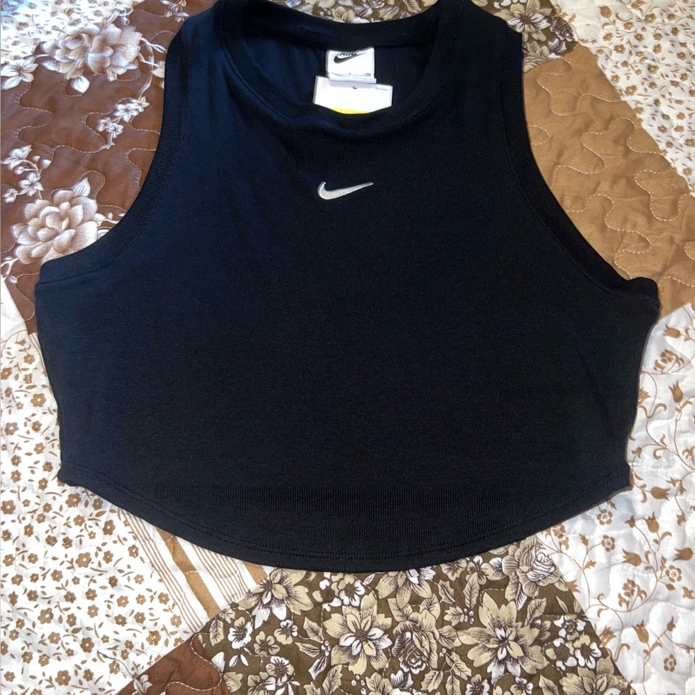 Nike Women's Black Cropped tank
